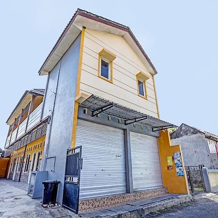 Spot On 91595 Sruni Syariah Gedangan Exterior foto