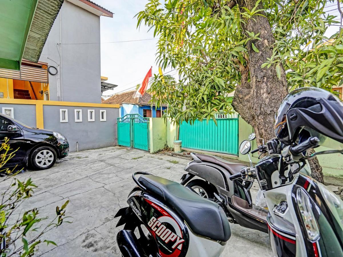 Spot On 91595 Sruni Syariah Gedangan Exterior foto