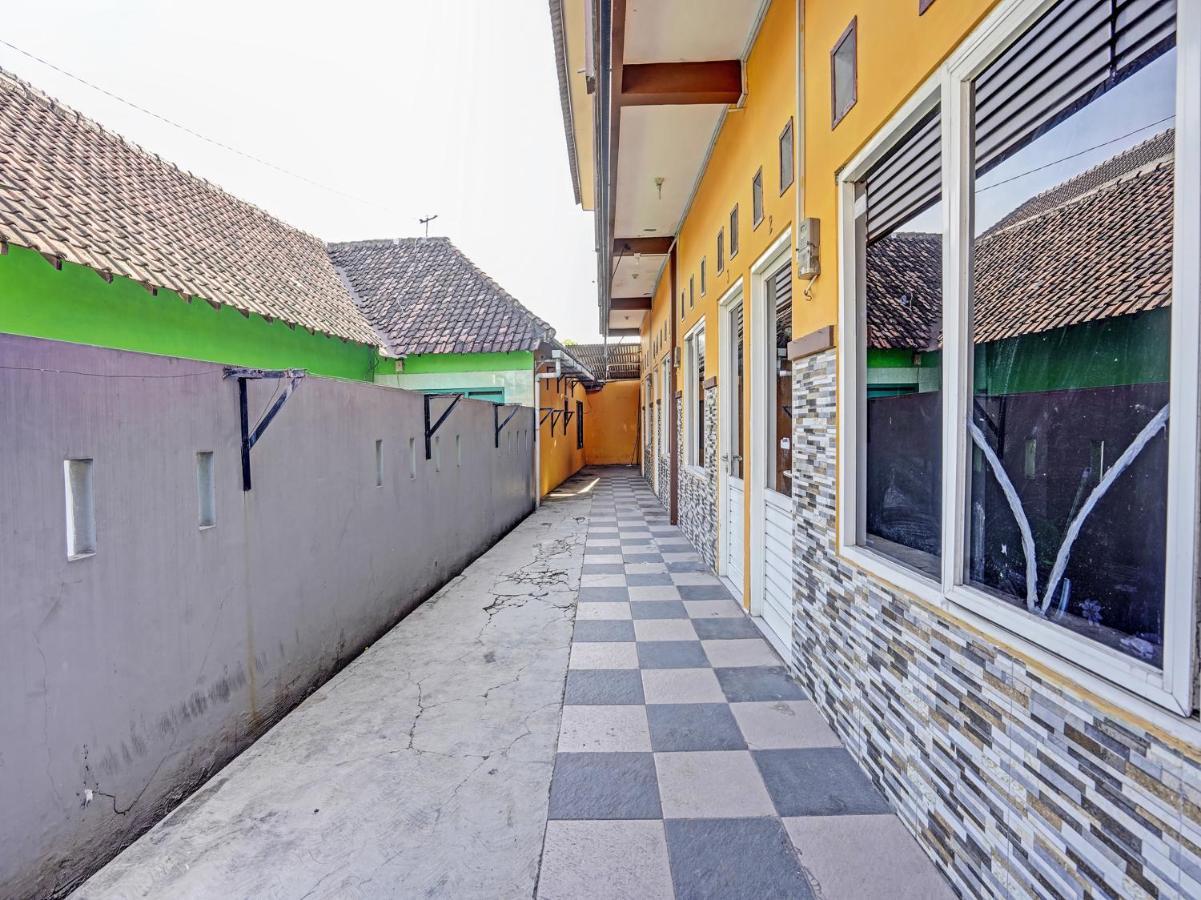Spot On 91595 Sruni Syariah Gedangan Exterior foto